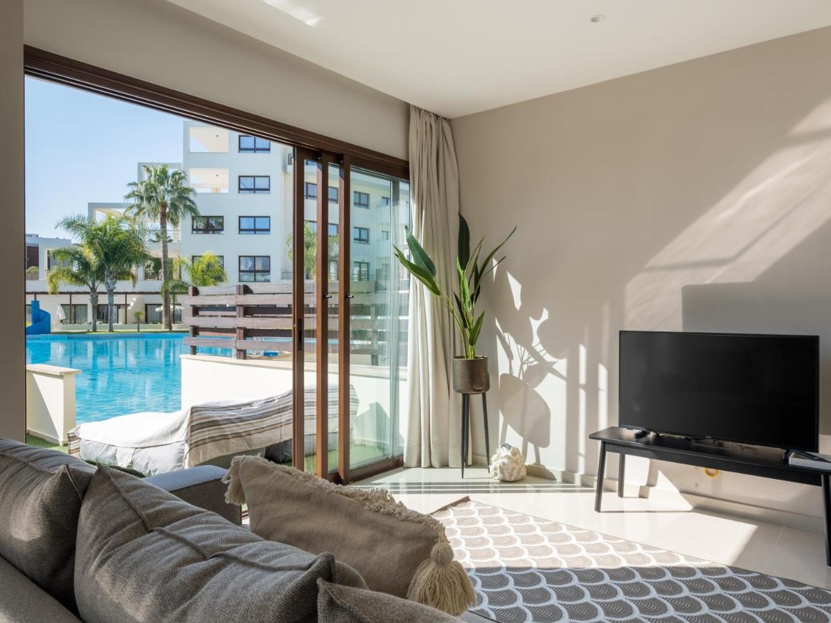 Sanders Aqua Park Resort - Precious 3-Bedroom Holiday Home With Shared Pool Limassol Exteriör bild