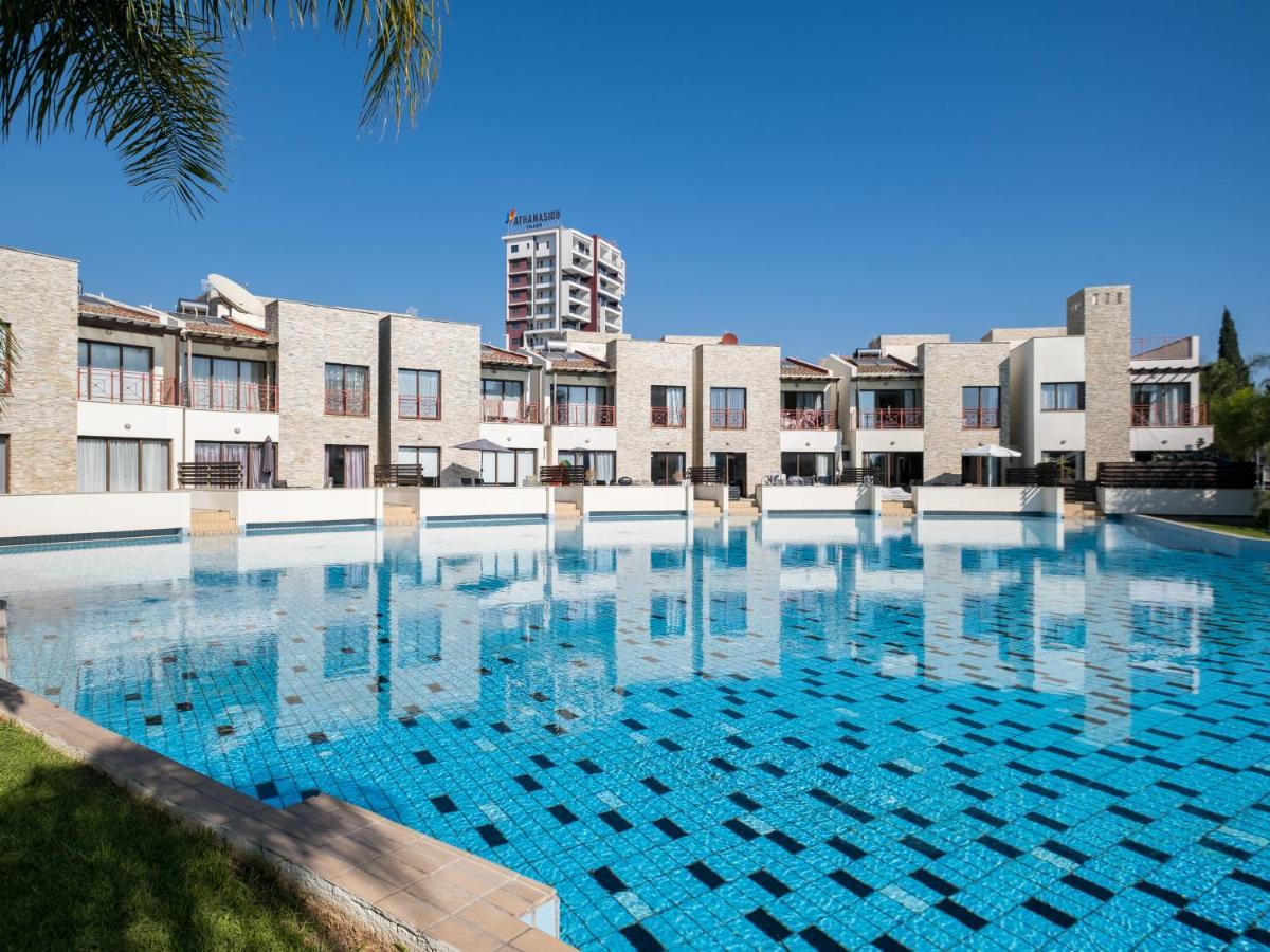 Sanders Aqua Park Resort - Precious 3-Bedroom Holiday Home With Shared Pool Limassol Exteriör bild