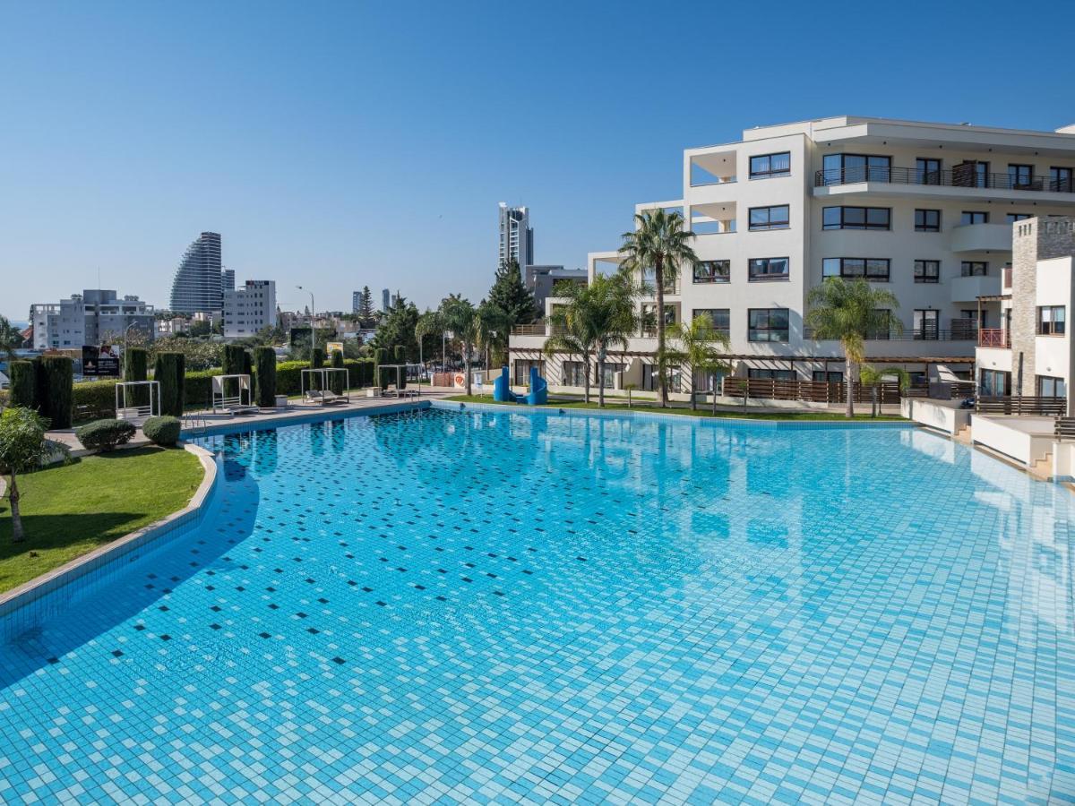 Sanders Aqua Park Resort - Precious 3-Bedroom Holiday Home With Shared Pool Limassol Exteriör bild