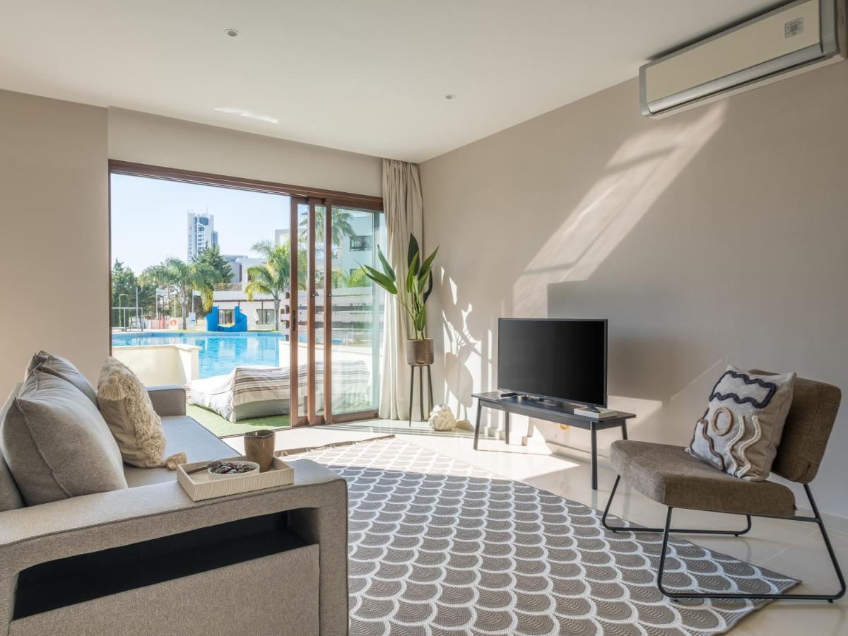 Sanders Aqua Park Resort - Precious 3-Bedroom Holiday Home With Shared Pool Limassol Exteriör bild