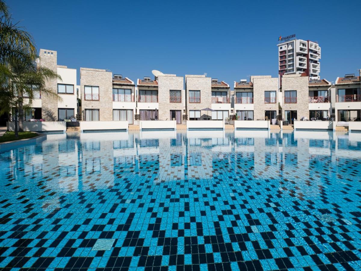 Sanders Aqua Park Resort - Precious 3-Bedroom Holiday Home With Shared Pool Limassol Exteriör bild