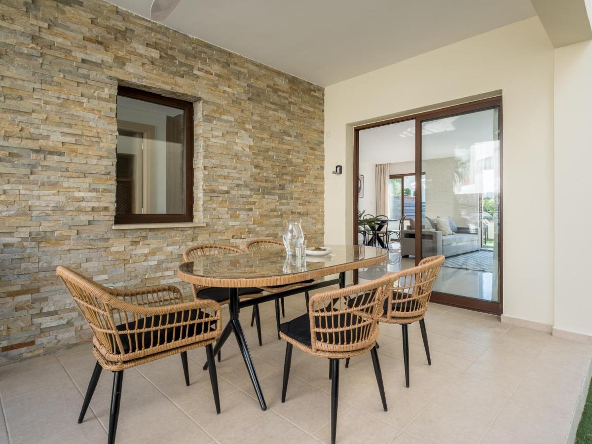 Sanders Aqua Park Resort - Precious 3-Bedroom Holiday Home With Shared Pool Limassol Exteriör bild